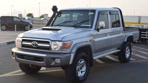 تويوتا لاند كروزر بيك آب مقصورة مزدوجة Std