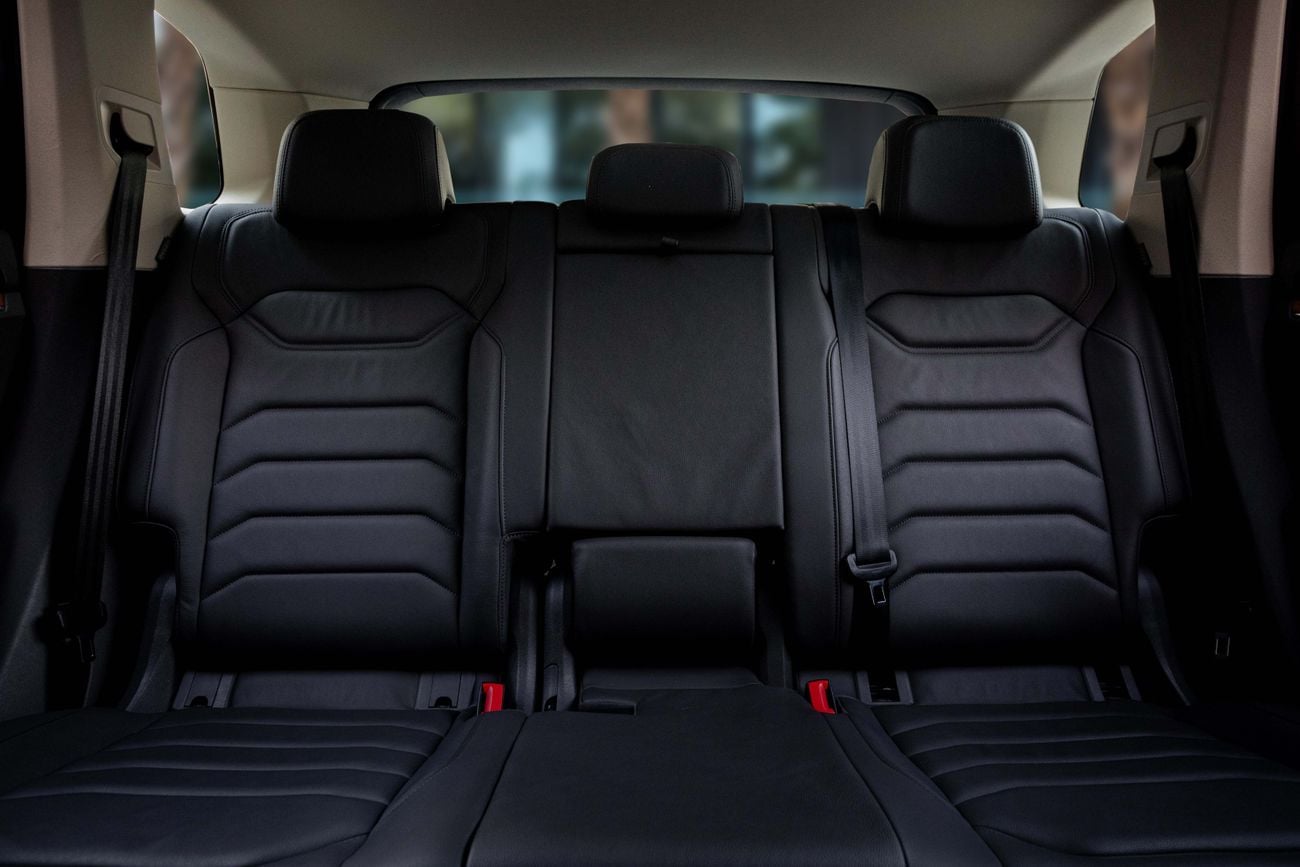 Volkswagen Touareg Touareg Atmosphere - Highline | 2,879 P.M | 0% Downpayment | LOW KMS!