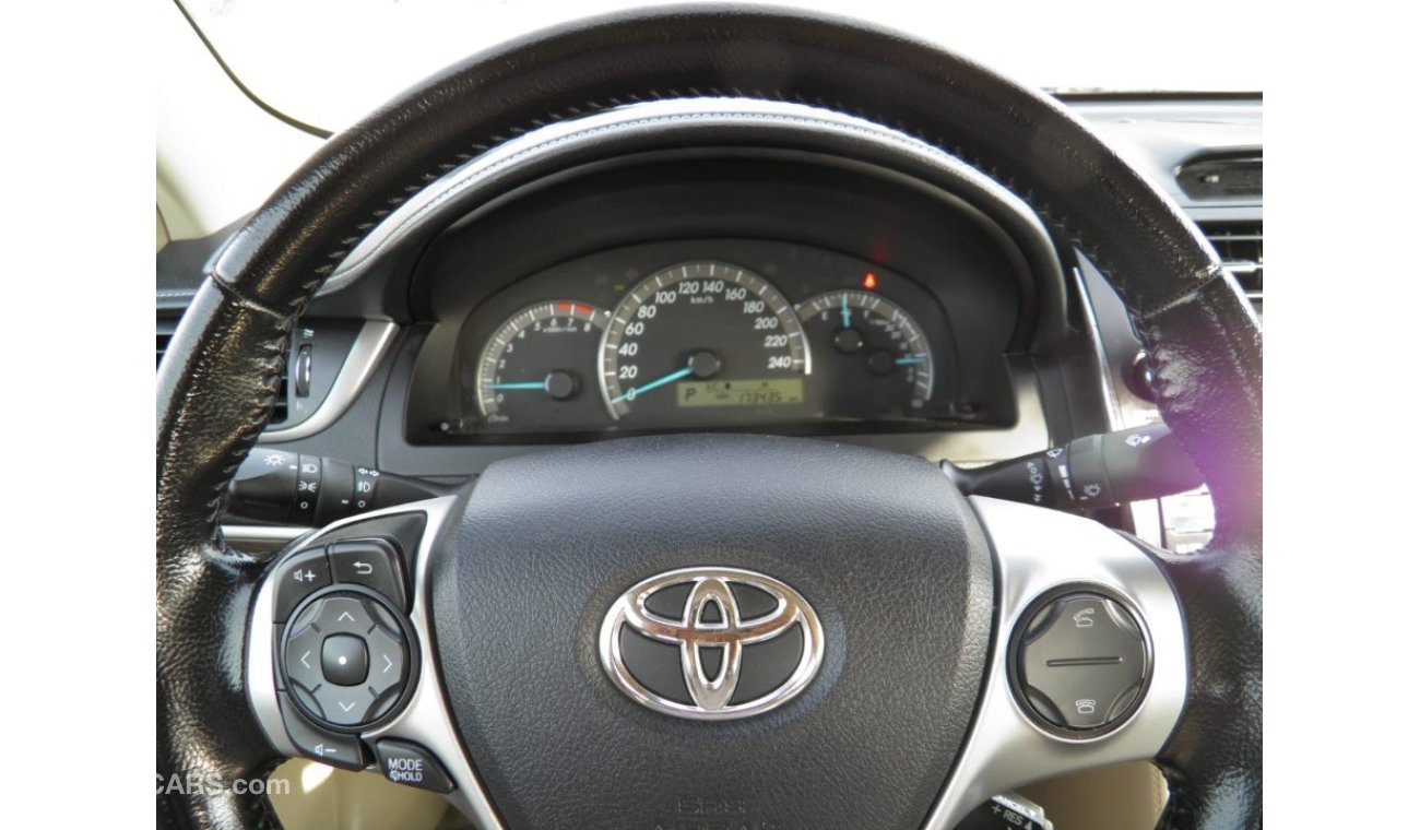 Toyota Camry 2015 SE+ REF#695