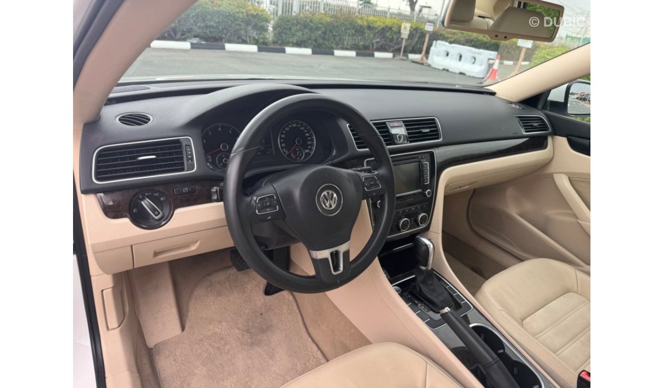 Volkswagen Passat SEL Passat 2015 GCC top of rang with low Km