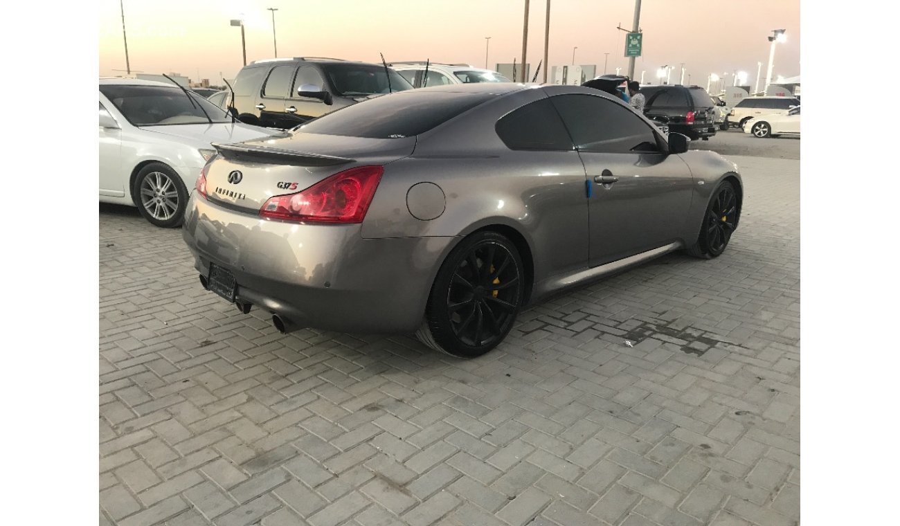 Infiniti G37