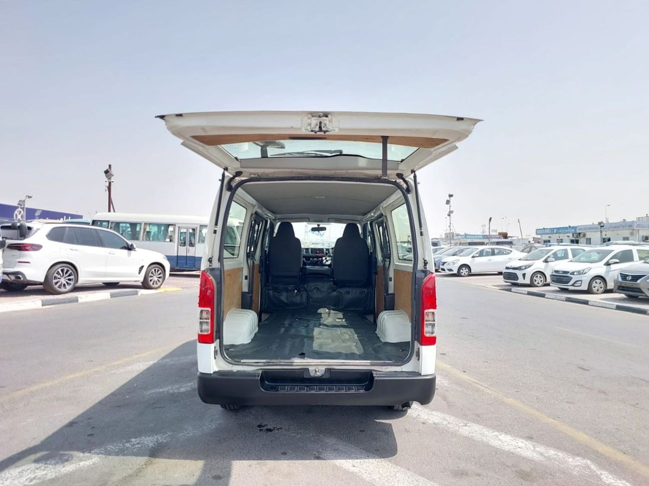 تويوتا هاياس (RAMADAN OFFER) TOYOTA HIACE VAN RHD 2018 MODEL 2.8 L DIESEL AUTOMATIC(PM08223)