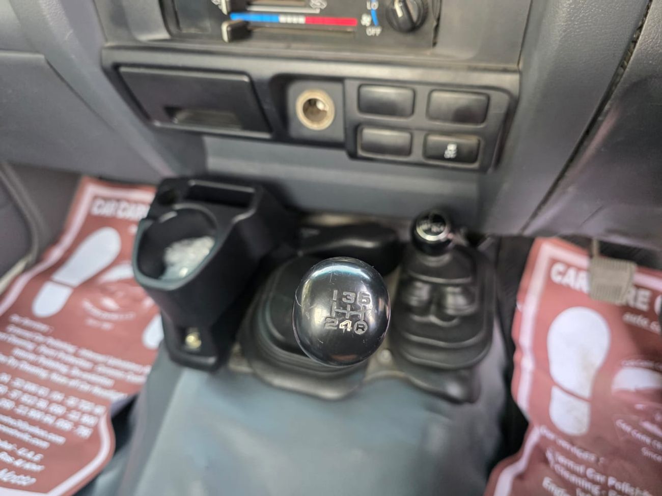 تويوتا لاند كروزر بيك آب diesel 4.5 liter ,right hand drive 2017 model V8 only for export available