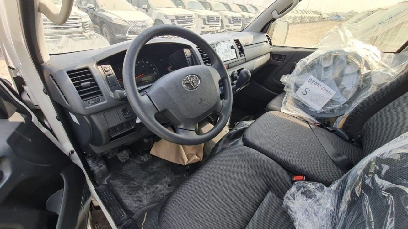 تويوتا هاياس Van 2.8L (174 HP) M/T