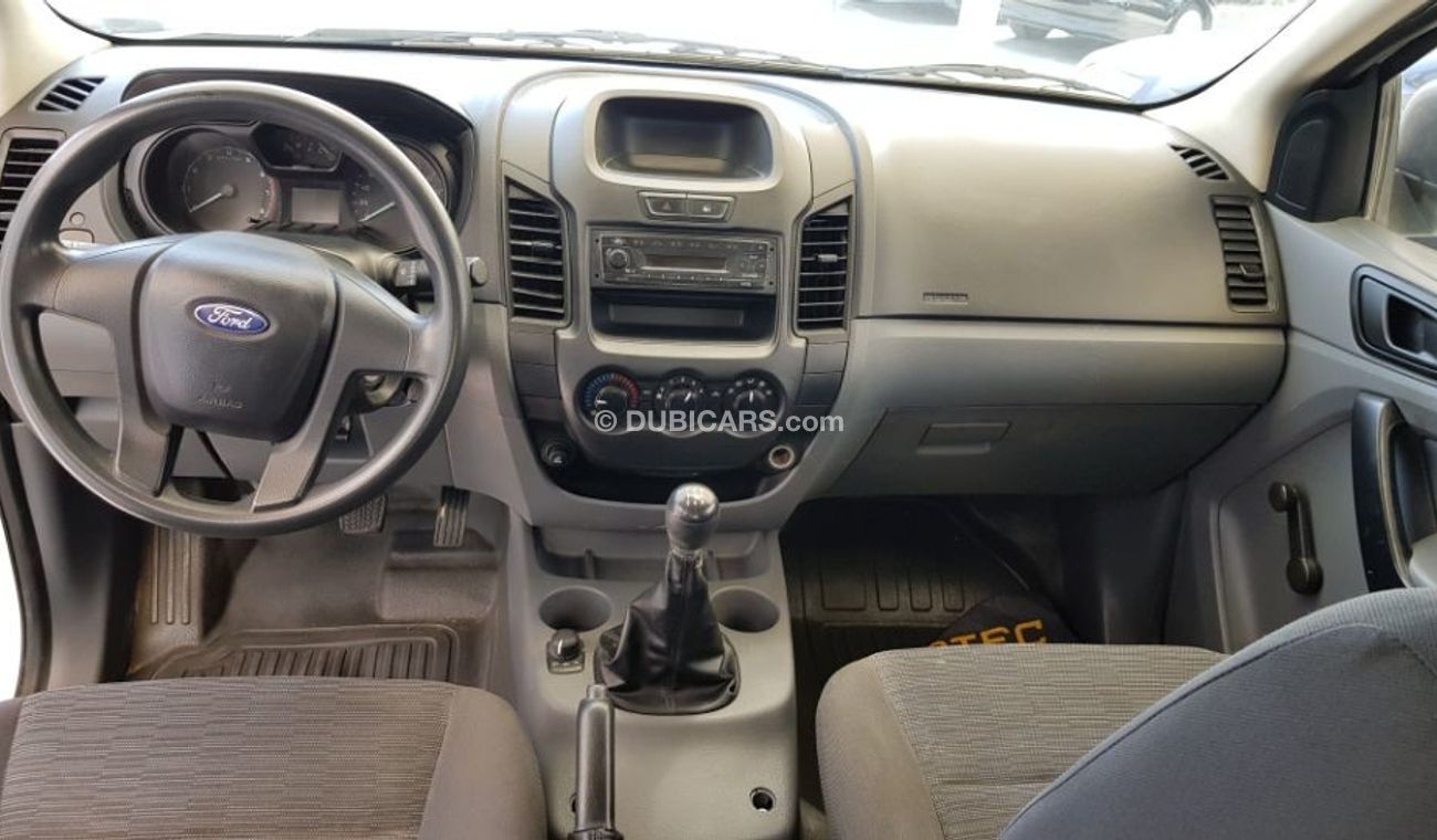 فورد رانجر 2015 model Gulf specs Manuel gear  4x4 ..fuel patrol