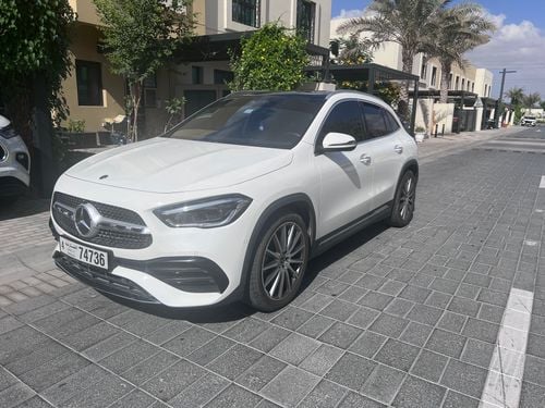 Mercedes-Benz GLA 200