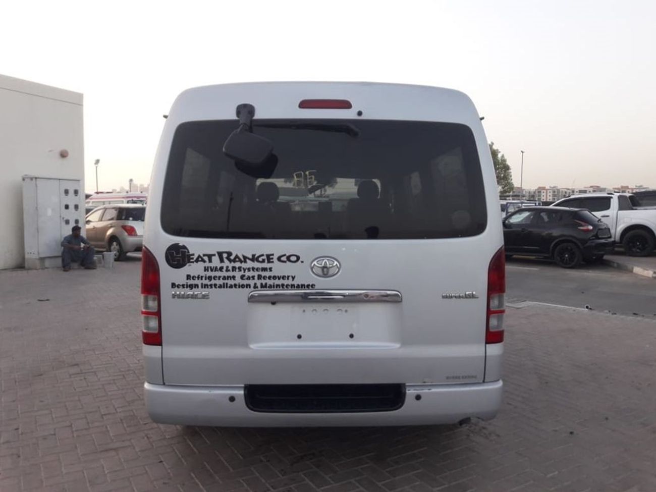 تويوتا هاياس TOYOTA HIACE VAN RIGHT HAND DRIVE (PM1631)