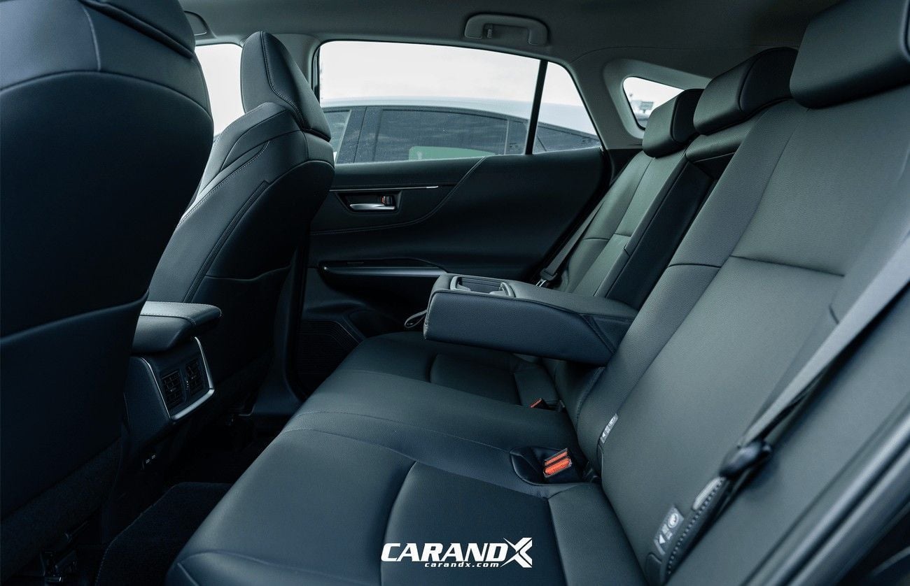 تويوتا فينزا 2.0L CVT 2WD Luxury Petrol 2025