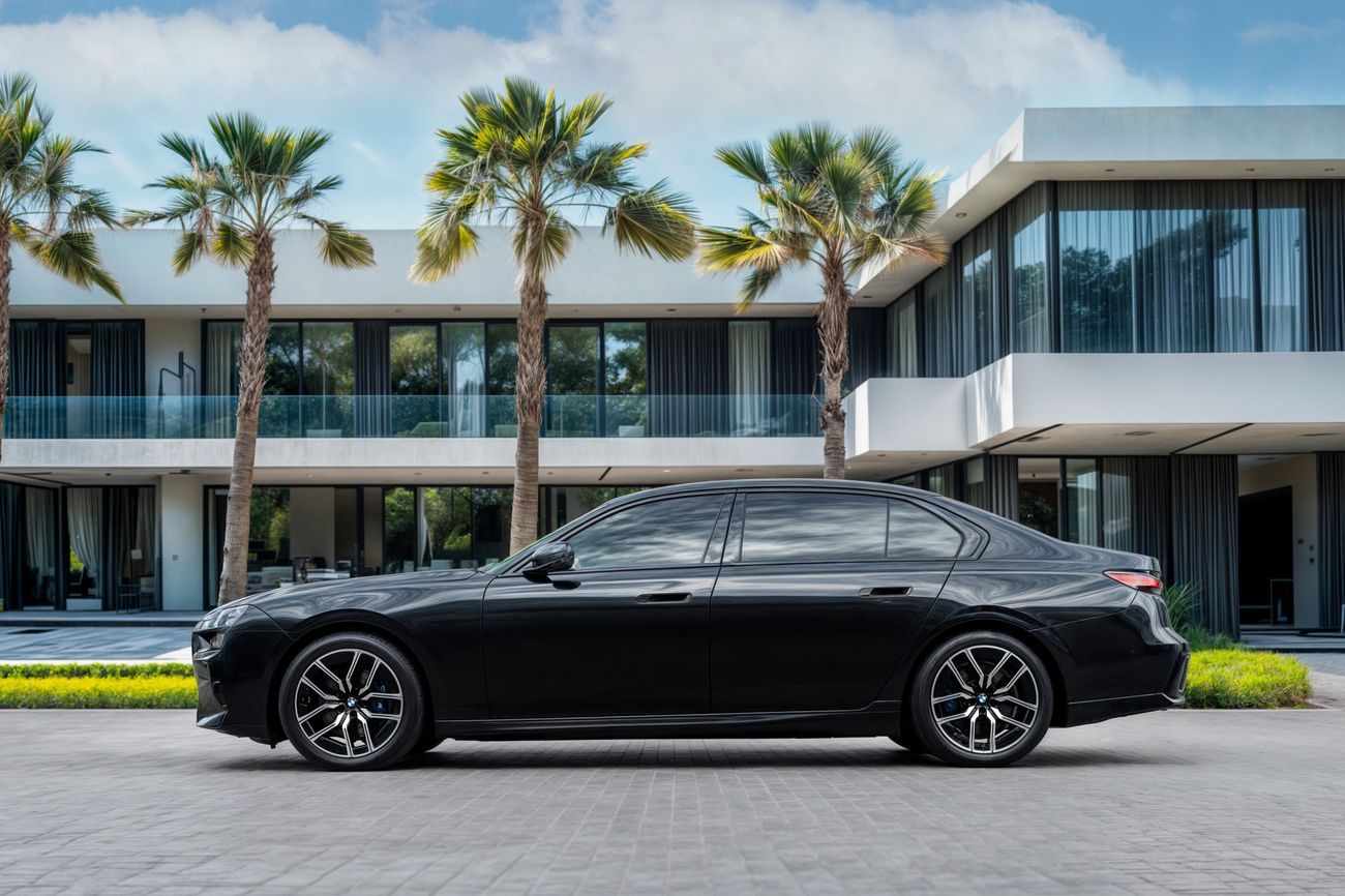 بي أم دبليو 735i 735i | 5,386 P.M | 0% Downpayment | M-Sport | BMW Warranty + Service!