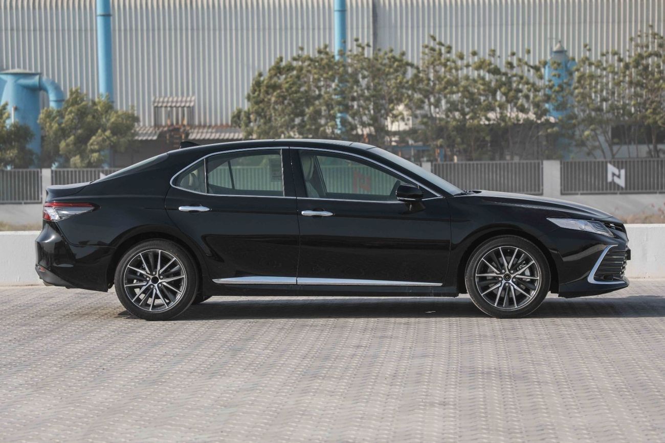 تويوتا كامري تويوتا كامري 3.5 2024 - اسود اتيتيود من الداخل بيج | تصدير فقط