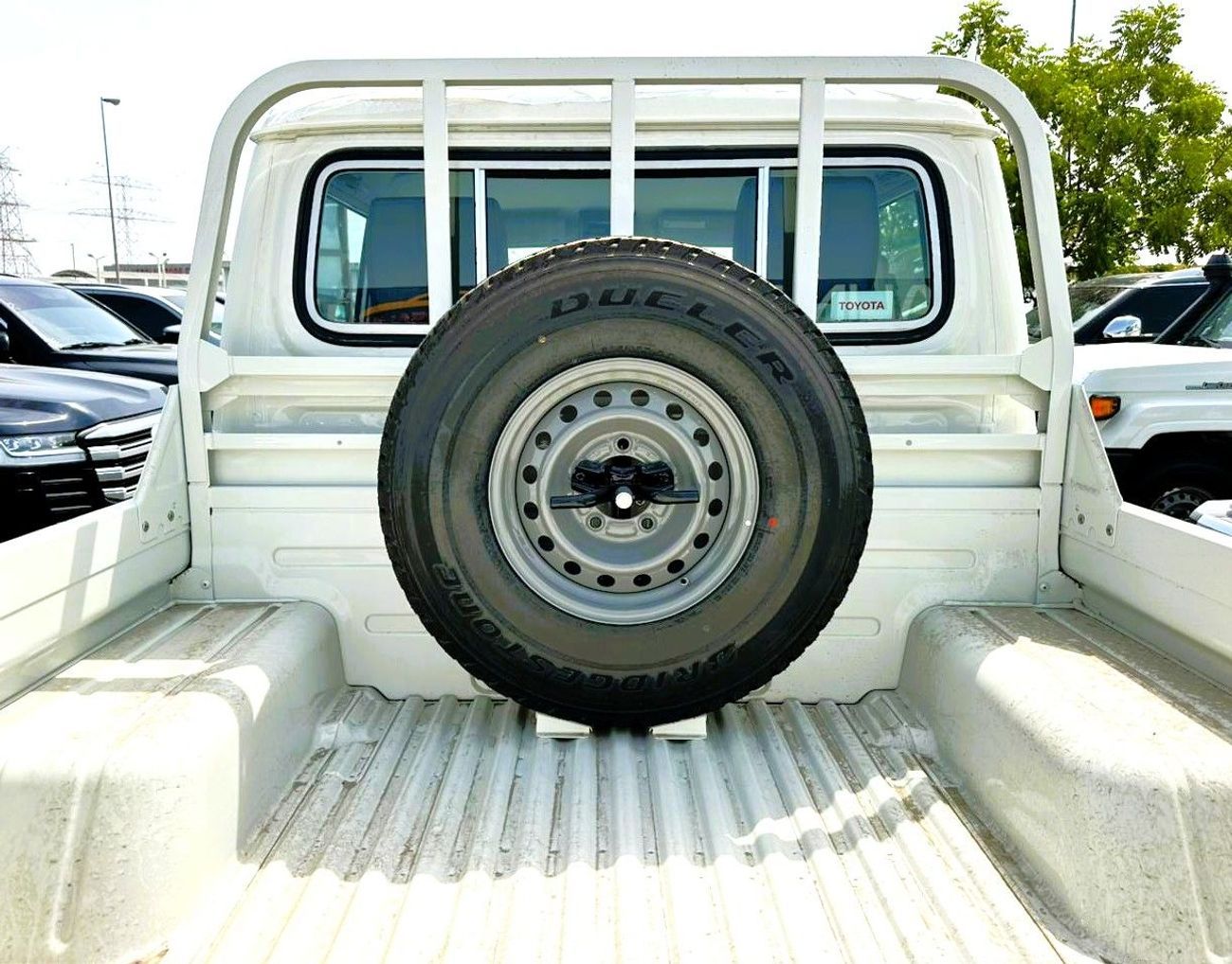 Toyota Land Cruiser Pick Up Toyota LC Pickup 4WD 2.8L 2025 AT DC White Diesel (Export Only)