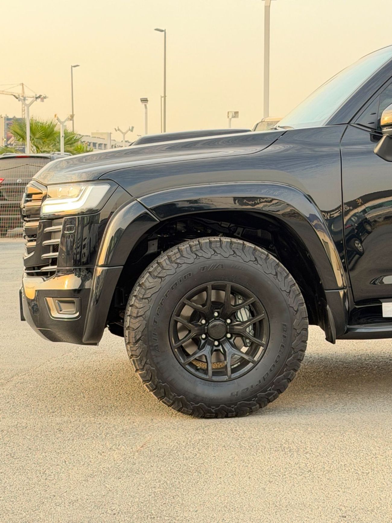 Toyota Land Cruiser VXR WITH OFFROAD EDIRTION KIT