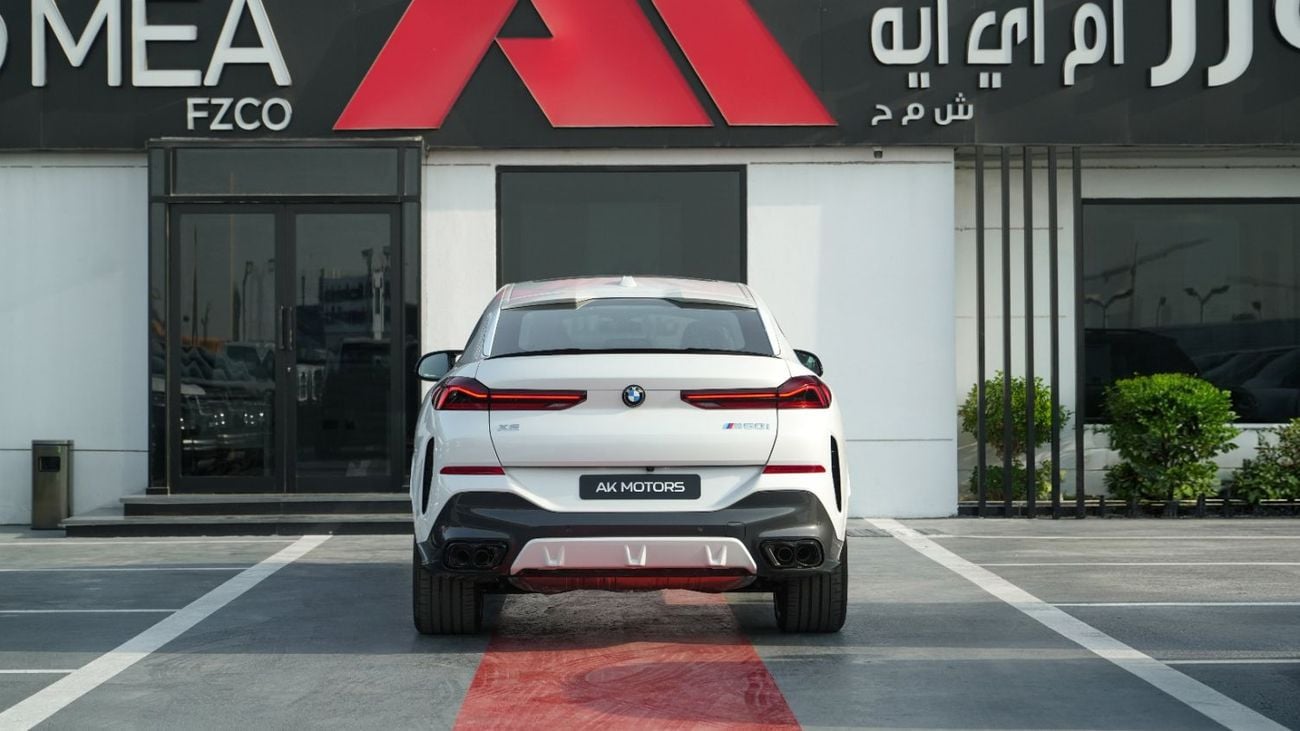 بي أم دبليو X6 M60i xDrive لون أبيض معدني - تان، إصدار 2026 للتصدير فقط