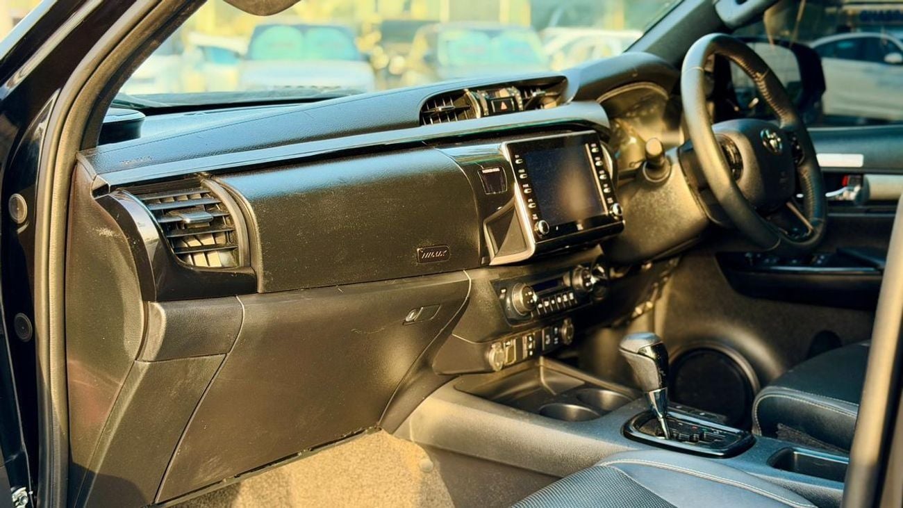 Toyota Hilux MODIFIED TO ROCCO GR SPORTS | NUDGE BAR | AUTO TRANSMSSION | LEATHER SEATS | JBL MULTIMEDIA SCREEN A