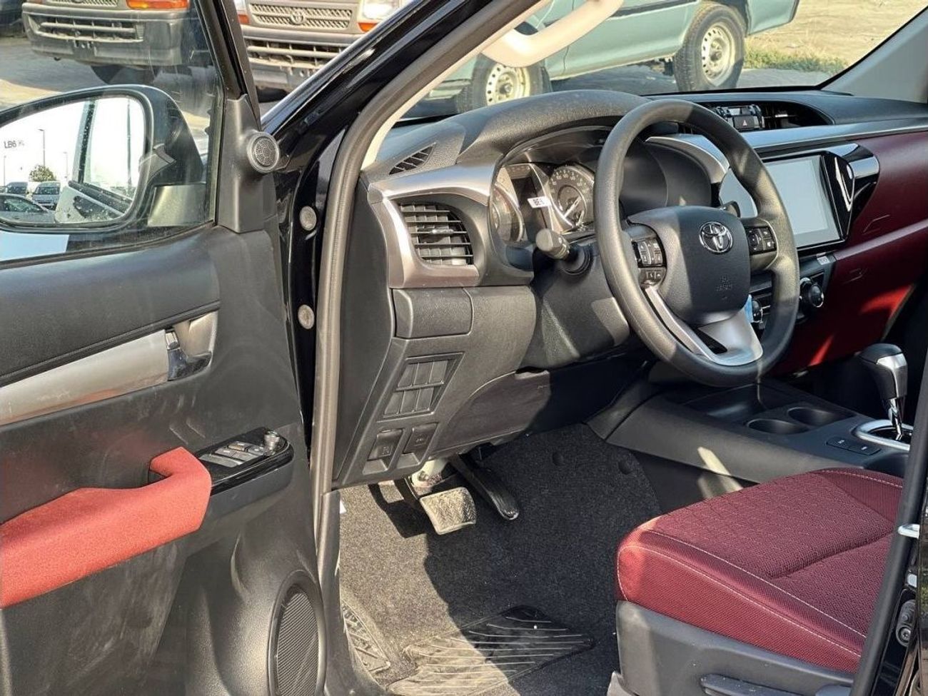 Toyota Hilux 2.7L PTR A/T // 2024 // MID HIGH OPTION WITH  SEATS VENTILATION , LED LIGHT , POWER WINDOWS // SPECI