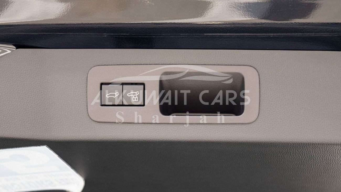 Toyota Land Cruiser Toyota Land Cruiser VXR 3.5L Petrol AT MY2025