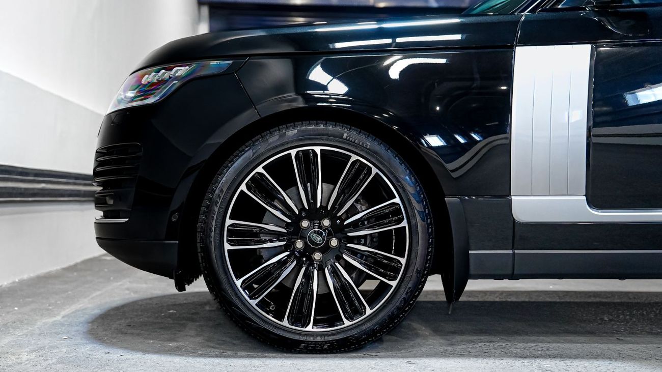 Land Rover Range Rover Vogue SE 5.0L UAE's Very Best Example | 2 Years Free Servicing | AED 4,460 Per Month
