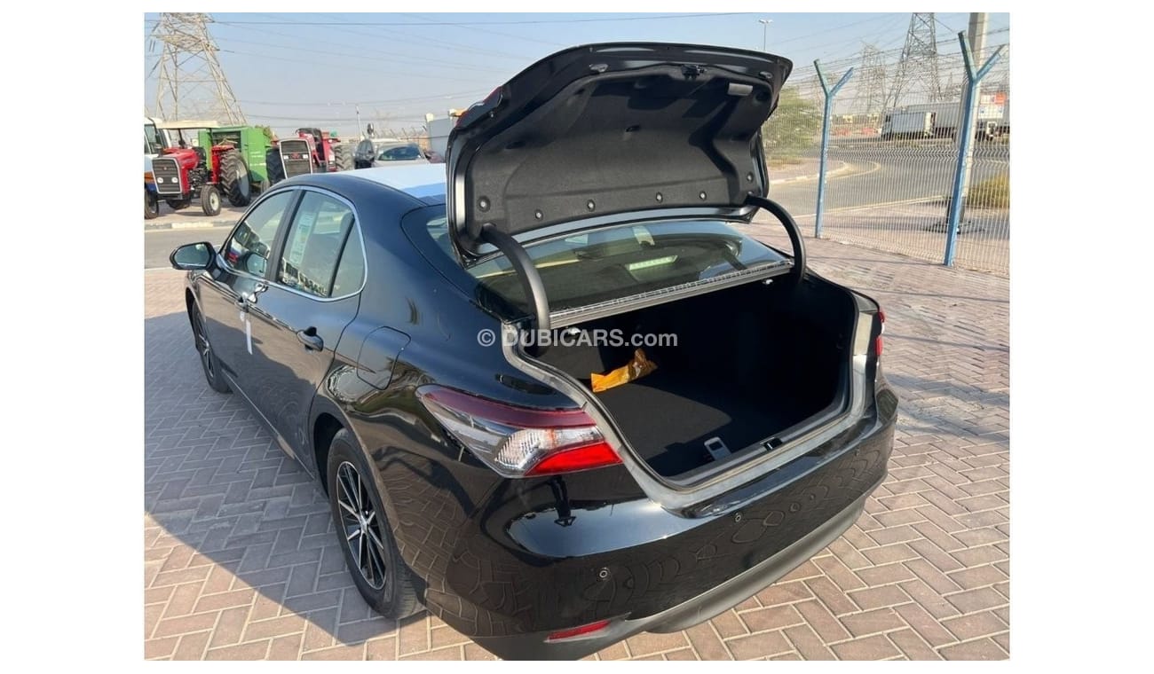 Toyota Camry LE (Without Sunroof) 2.5L Petrol A/T FWD