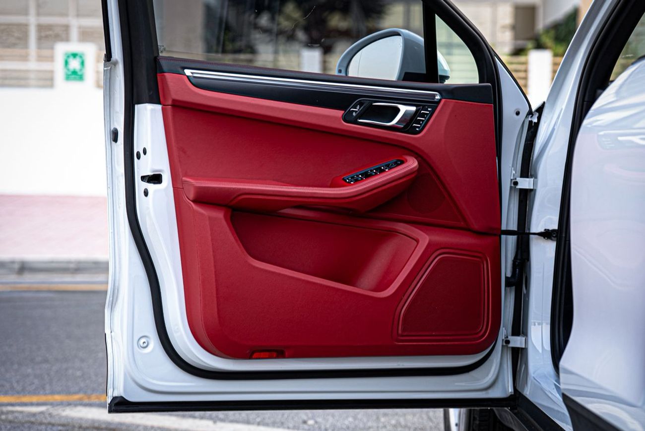 Porsche Macan Std 2.0L (252 HP)