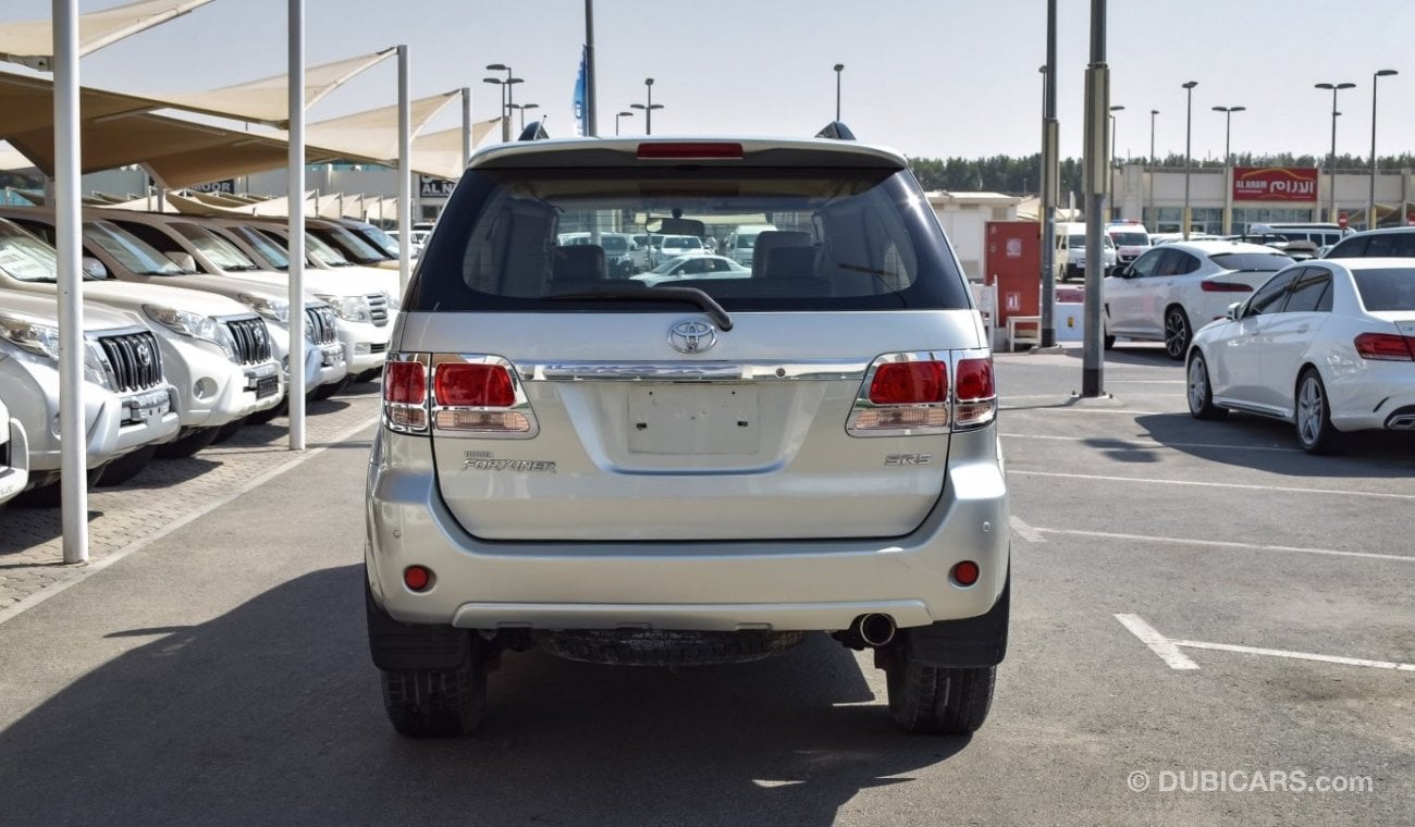 Toyota Fortuner SR5 4.0 V6