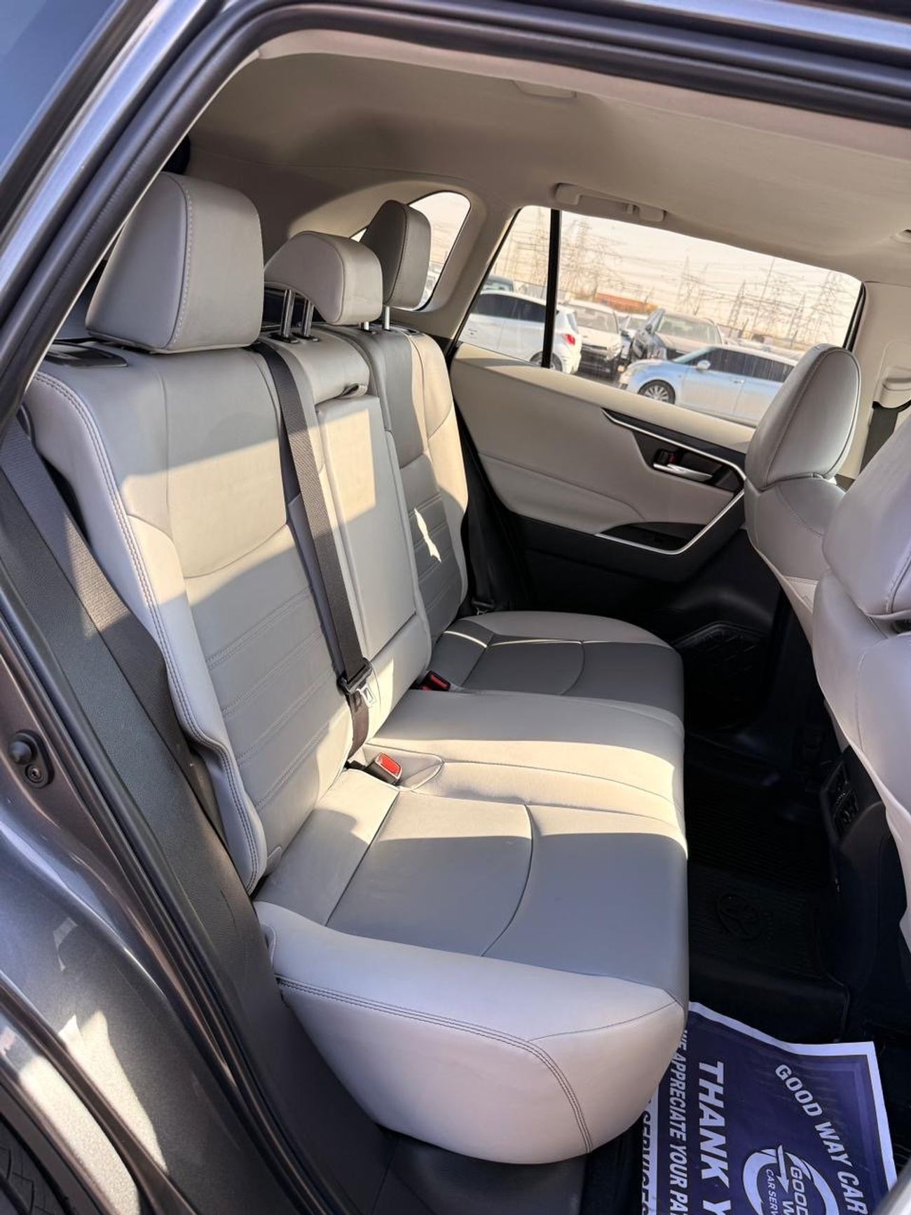 Toyota RAV4 XLE premium 2.5L | Sunroof | leather seats | push start full option