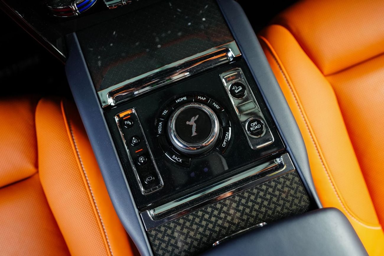 Rolls Royce Cullinan BLACK BADGE Series II Black Badge-GCC-AGMC Warranty & Service Contract-VIP Seats-Mandarin Interior