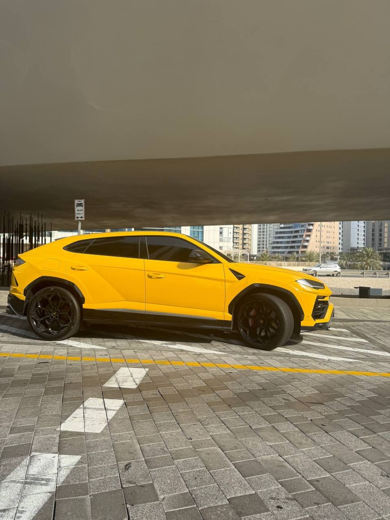 لامبورغيني اوروس 4.0T V8