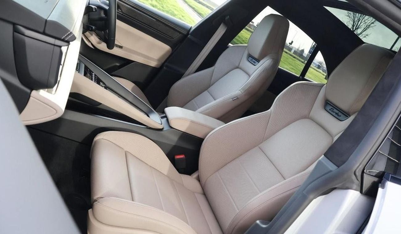 بورش ماكان Electric Estate 470kW Turbo RIGHT HAND DRIVE