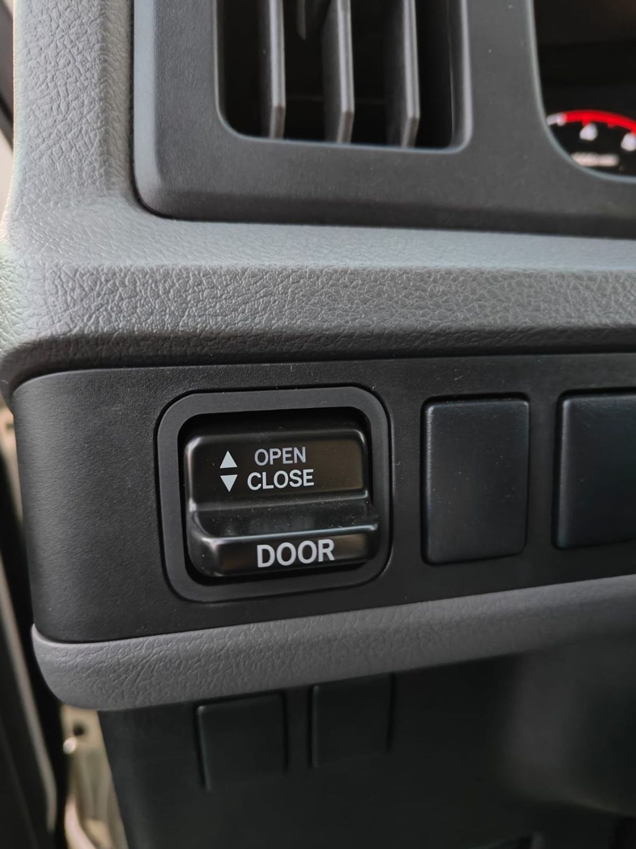 تويوتا كوستر 2025 Toyota Coaster High-Roof 23-Seater (3-Point Seatbelts) 4.0L 4-Cyl Turbo Diesel M/T RWD