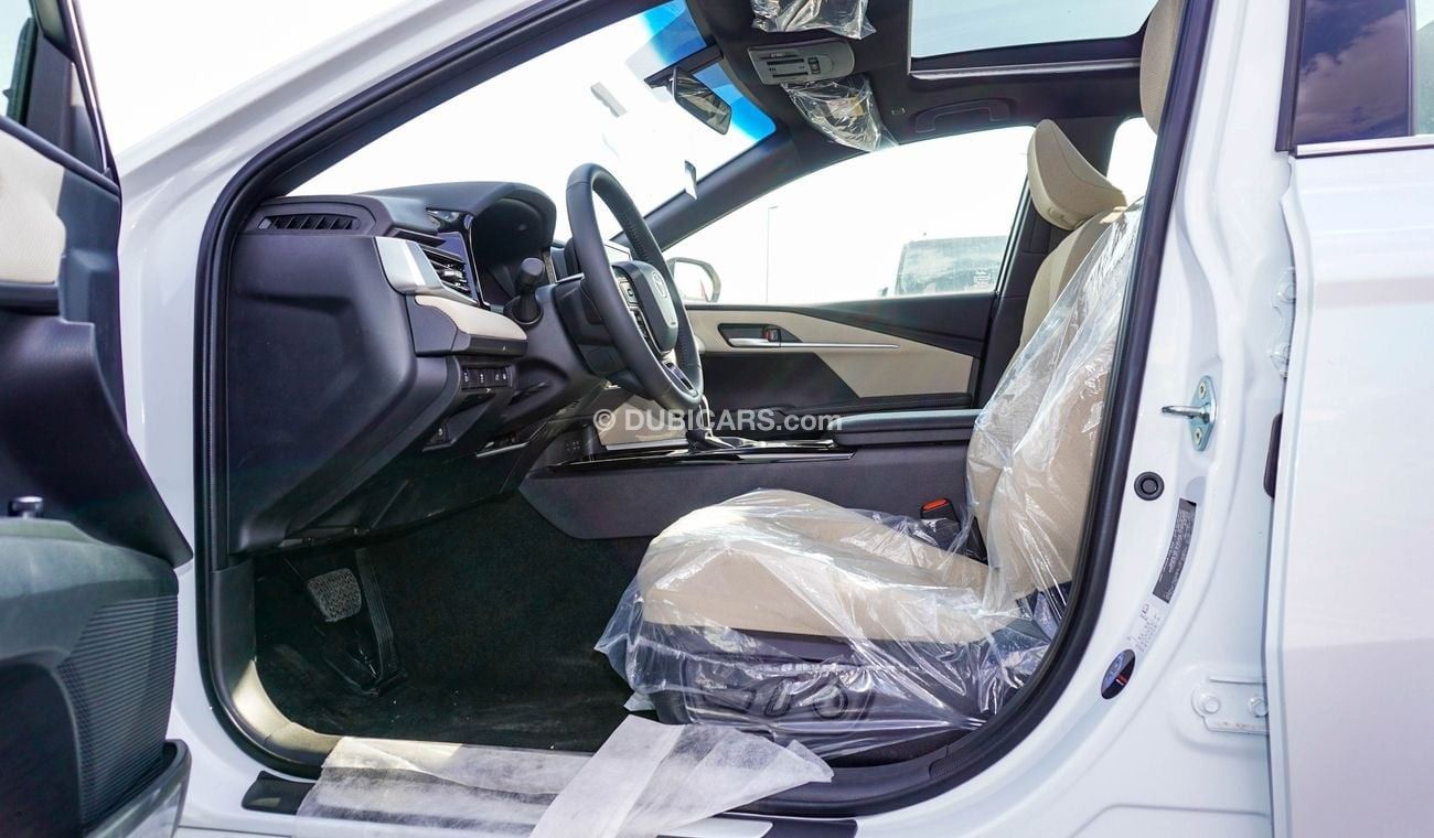 Toyota Camry LE HEV Hybrid 2.5 L