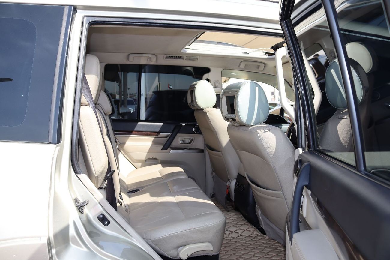 ميتسوبيشي باجيرو بلاتينوم خليجي - خاللية من الحوادث - مكينة 3800 سي سي - فل كامل - بحالة ممتازة من الداخل والخارج