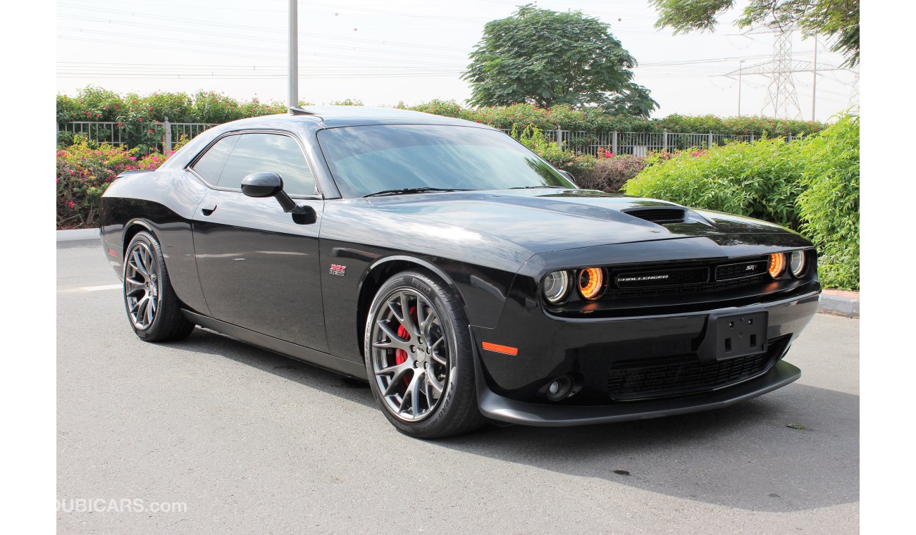 Dodge Challenger 2016/ SRT/ 6.4/ GCC/ FULL SERVICE HISTORY WITH WARRANTY UP TO 2022 OR 100K / al- futtaim