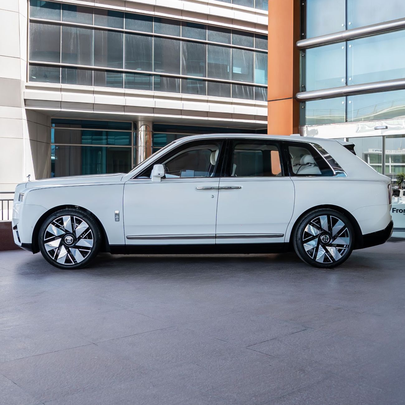 Rolls-Royce Cullinan 2026 ROLLS ROYCE CULLINAN SILVER BADGE BRAND NEW