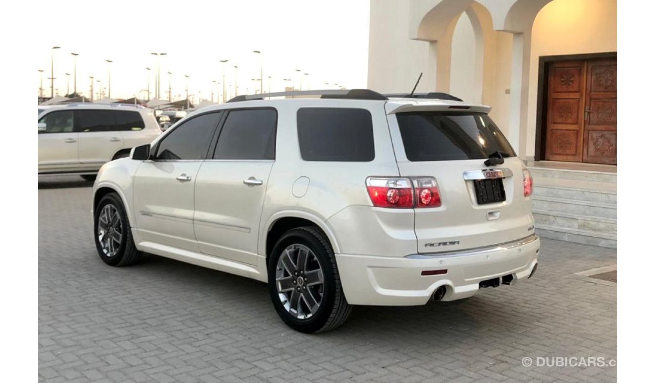 GMC Acadia