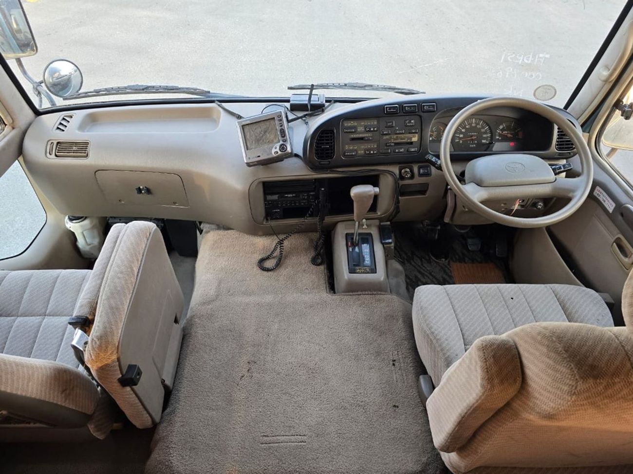 Toyota Coaster TOYOTA COASTER BUS RHD 1998 MODEL 4.2 L DIESEL AUTOMATIC(PM04963)