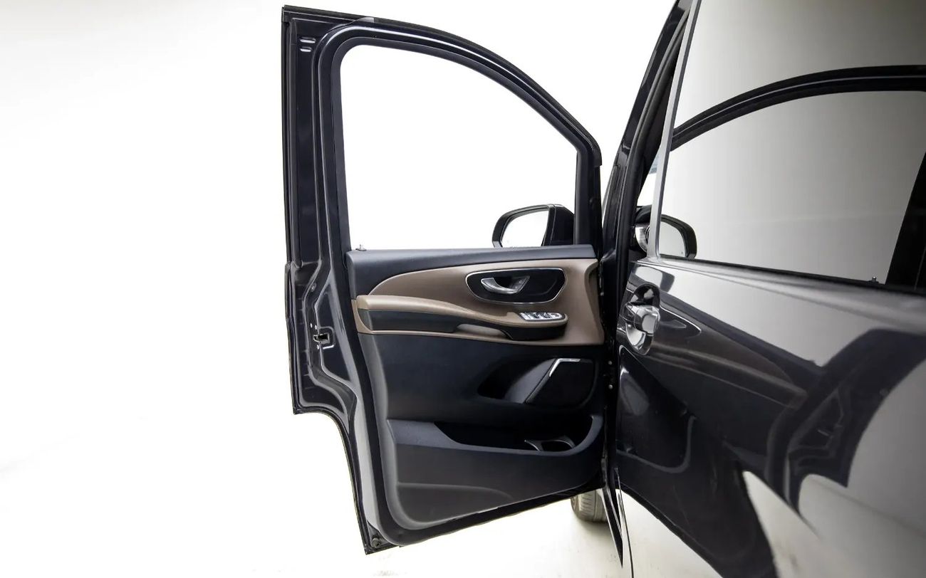 Mercedes-Benz V 250 Maybach - GCC Spec