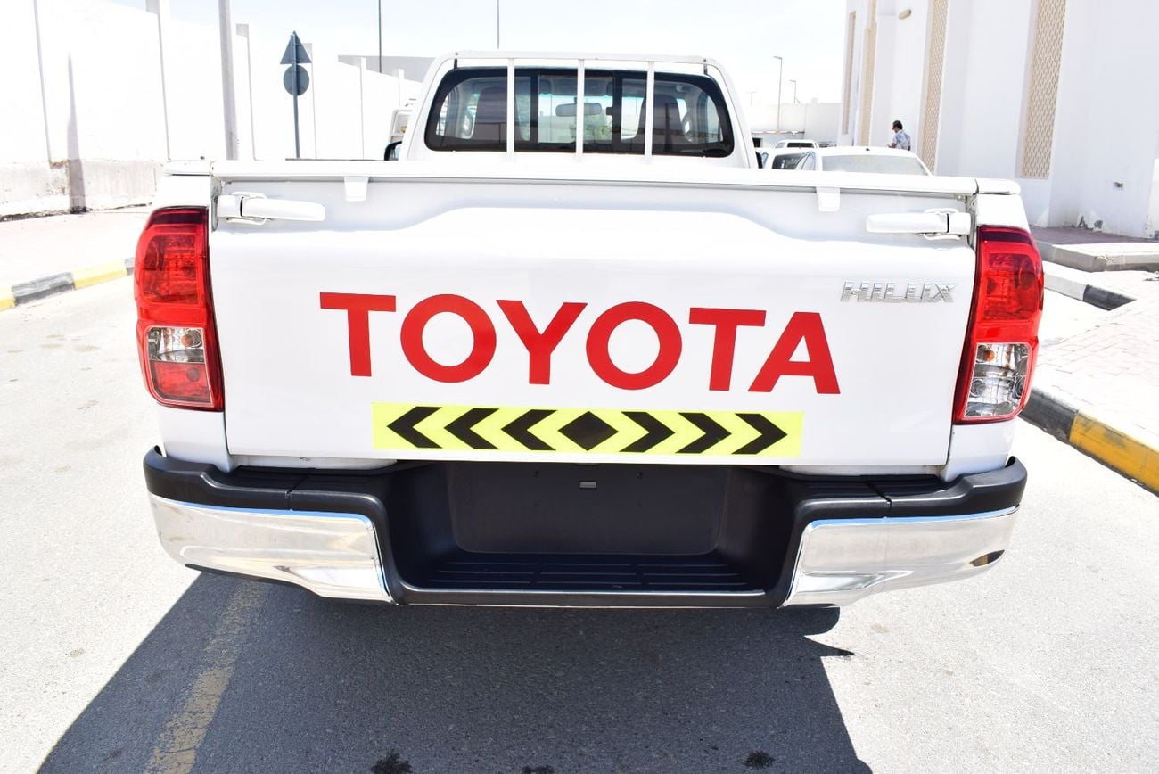 تويوتا هيلوكس GLX 2.7L Single Cab Utility 4WD M/T