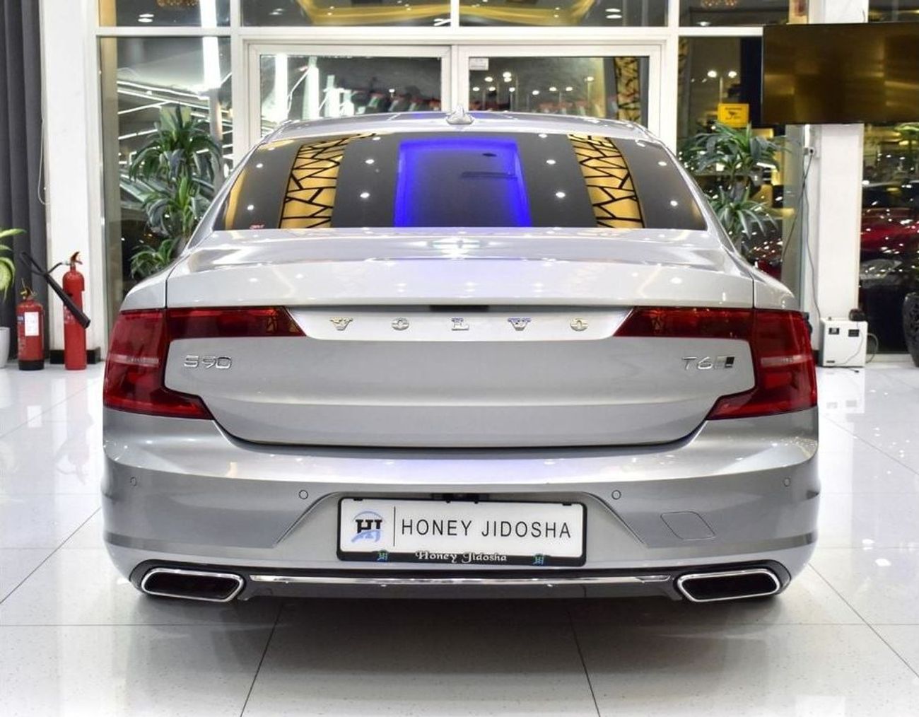 فولفو S90 EXCELLENT DEAL for our Volvo S90 T6 AWD ( 2018 Model ) in Silver Color GCC Specs