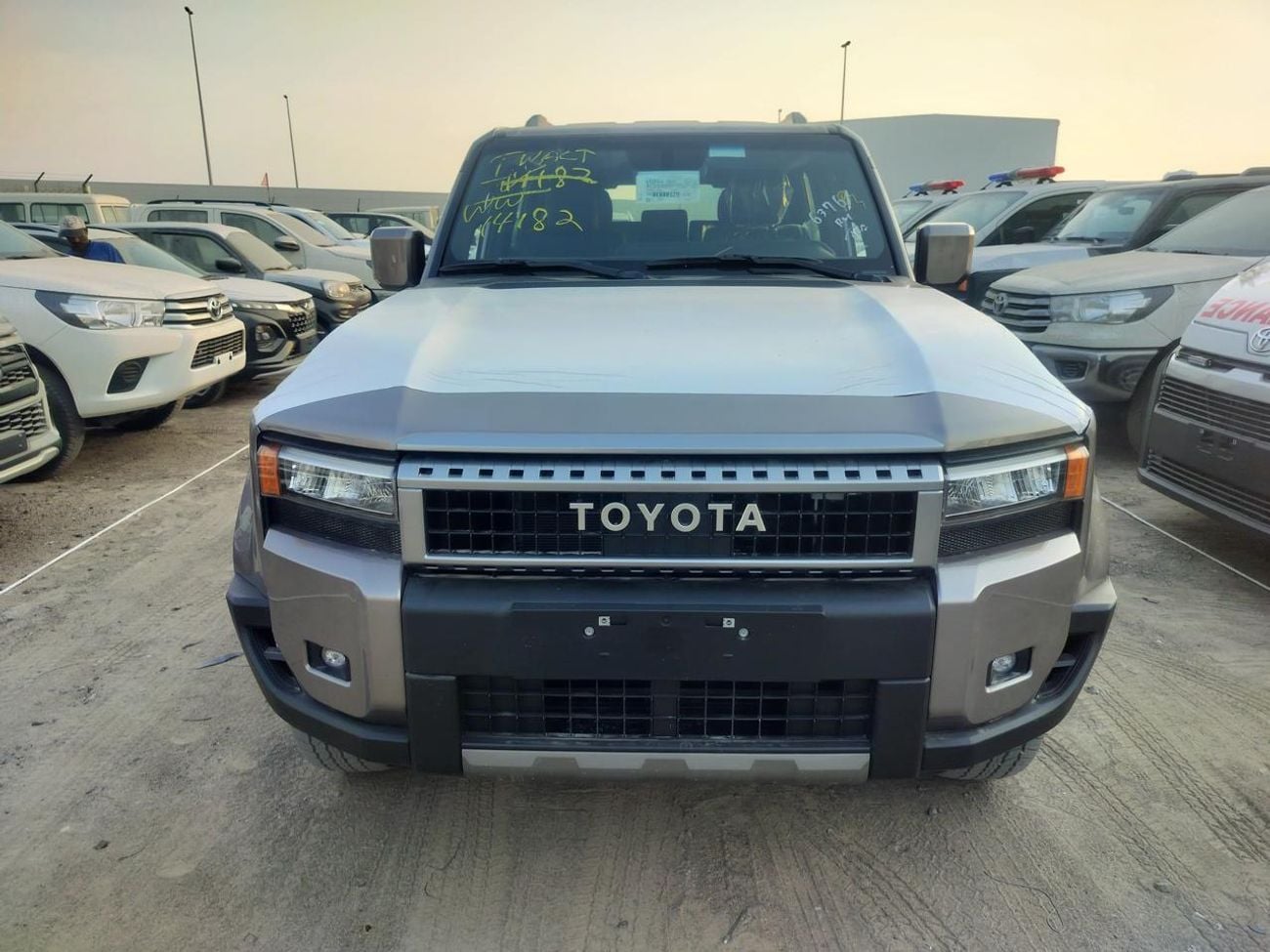 تويوتا برادو Toyota Prado Limited Petrol 2.7L 2025