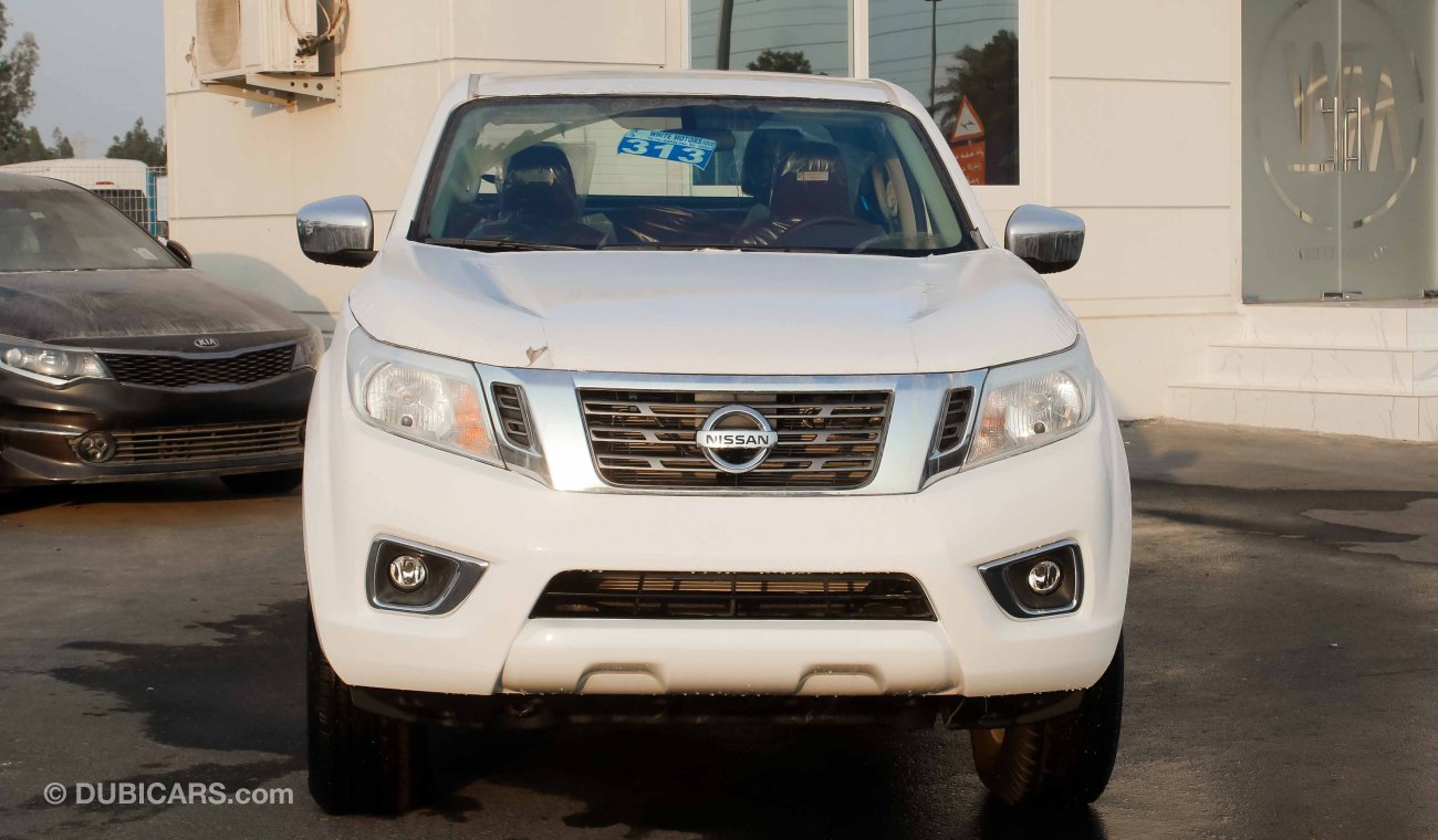 Nissan Navara LE 4x4 DIESEL M/T WHITE INSIDE RED