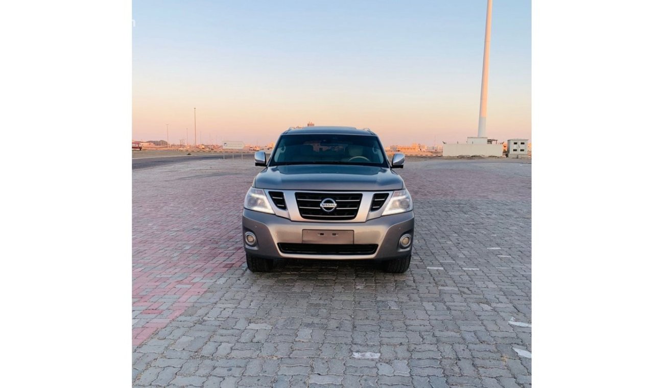 Nissan Patrol Nissan Petrol Platinum, big engine, full option, number one, 2010 model, in very excellent condition