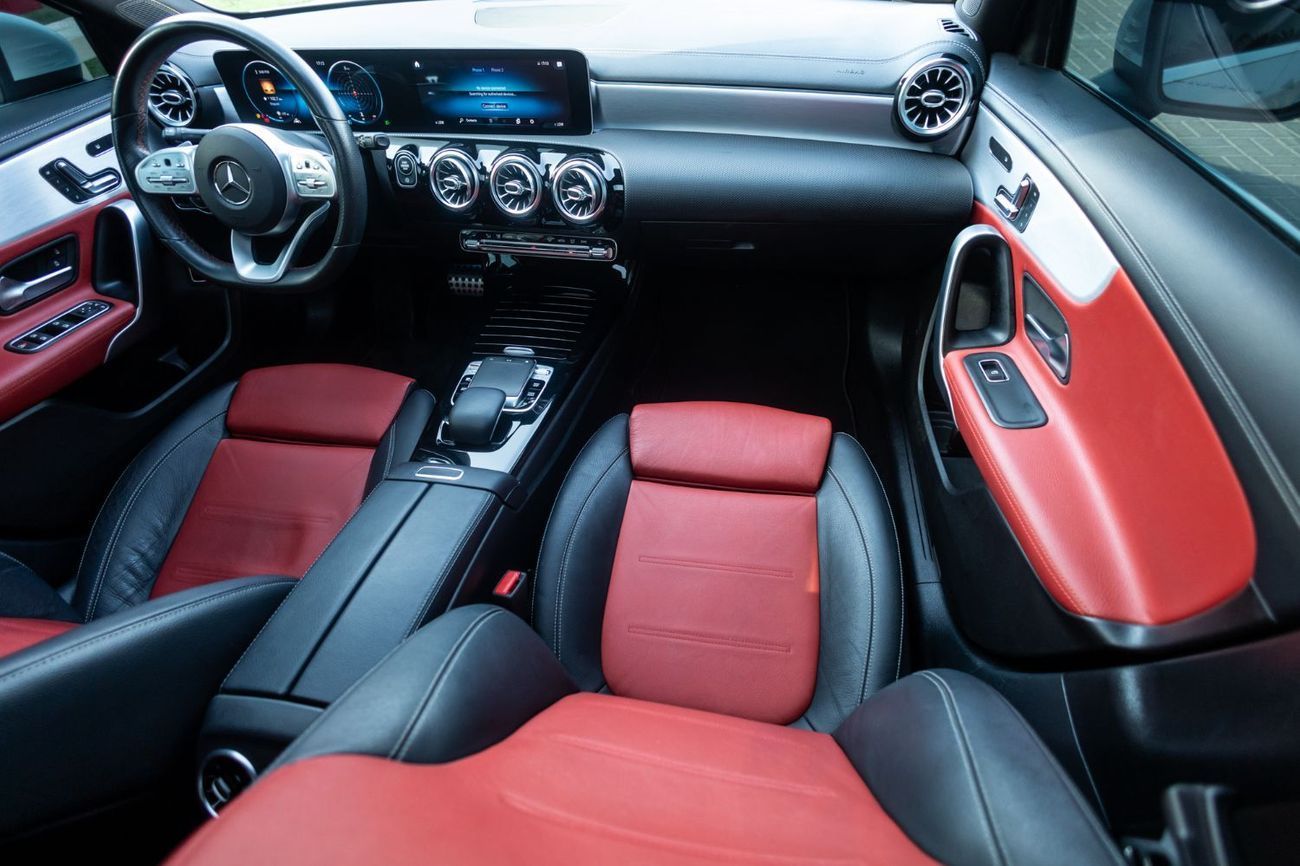 Mercedes-Benz A 250 AMG Premium + 2.0L