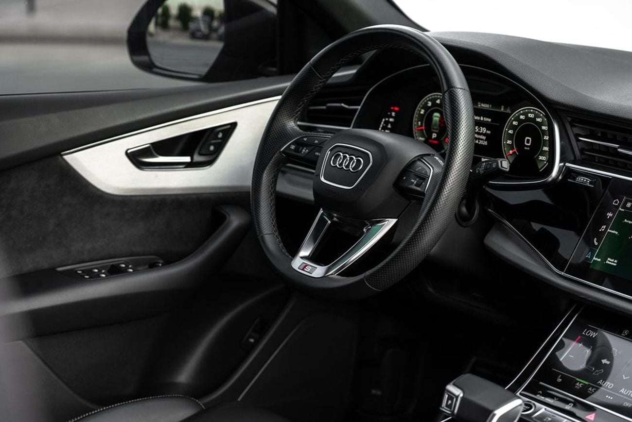 Audi Q8 55 TFSI quattro S-Line 3.0L (340 HP)