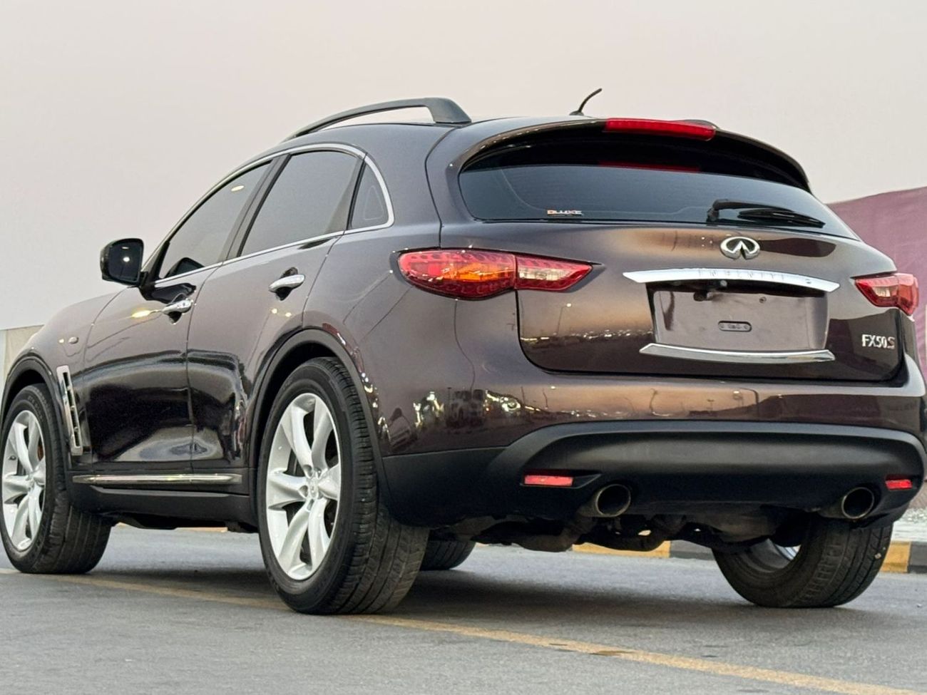 Infiniti FX50 In excellent condition and requires no expenses
