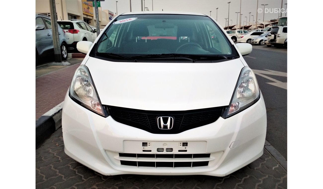 Honda Jazz 2014 WHITE NO PAINT NO ACCIDENT PERFECT