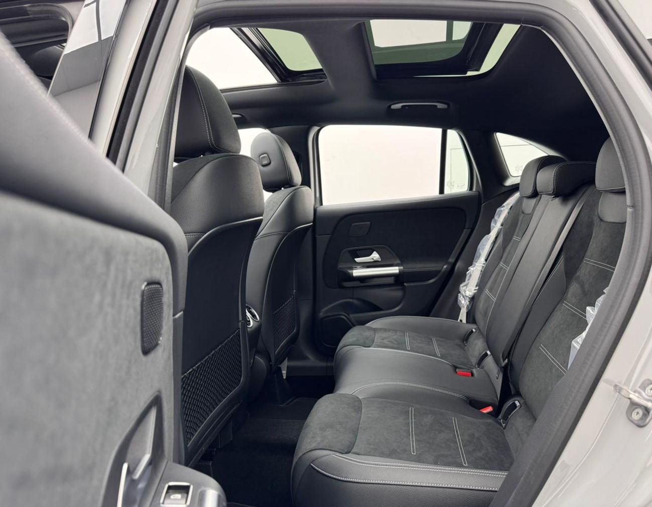 مرسيدس بنز GLA 200 2026 Mercedes-Benz GLA 200 AMG Night Package, 2030 Mercedes Warranty, GCC