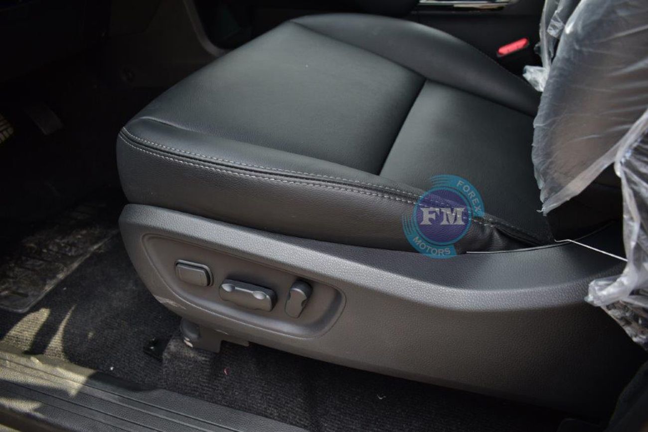 Mitsubishi Montero GLS P Line 3.0L Petrol 4WD 7 Seat Automatic