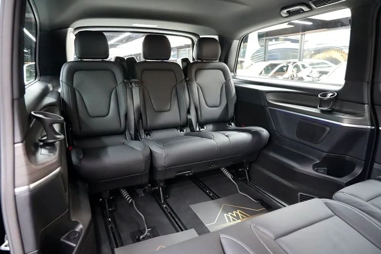 Mercedes Benz V300 V-LINE Mercede-Benz V 300 | GCC 0km | Agency Warranty | 360 View | 64 colors Ambeint Ligh
