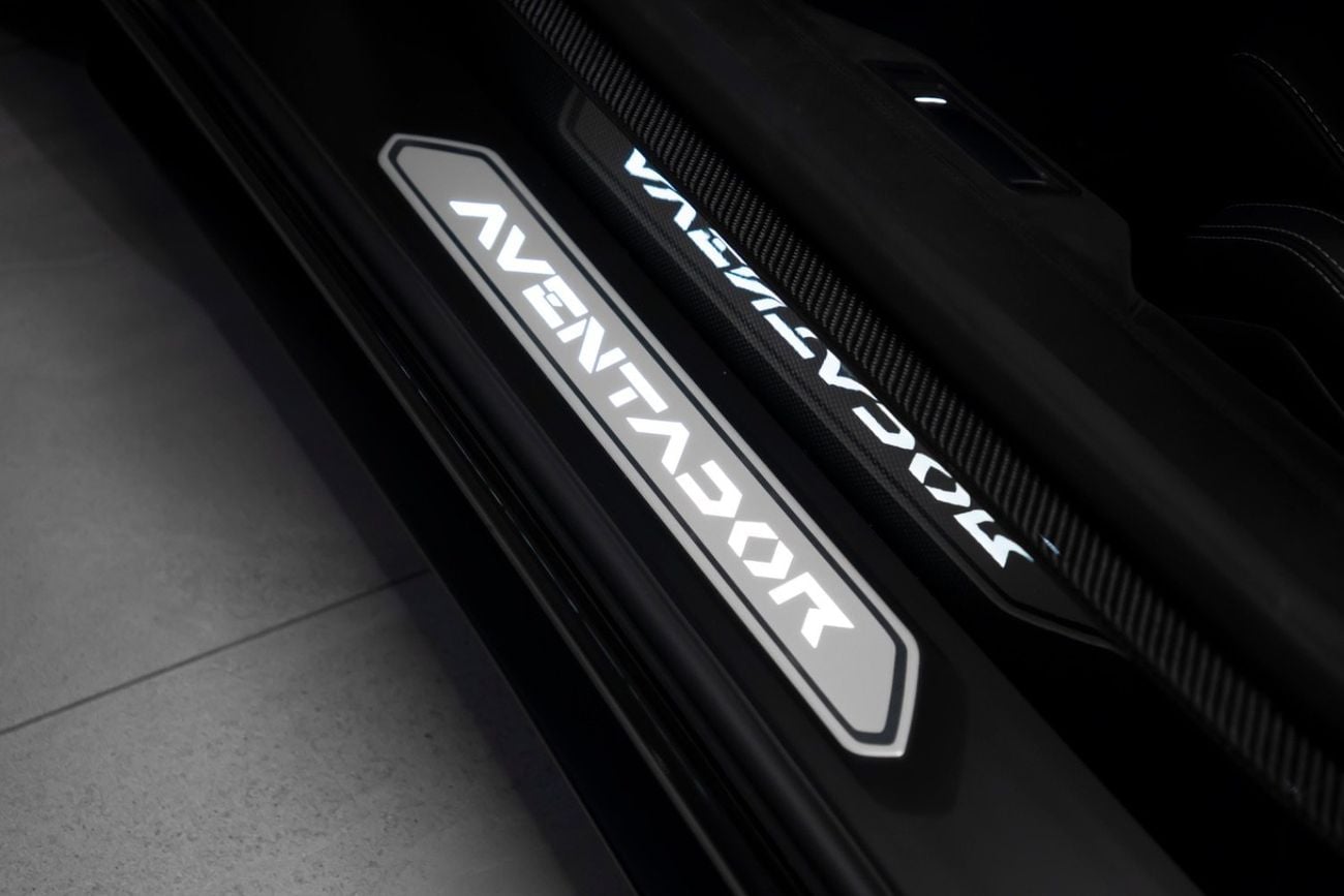 لامبورغيني أفينتادور 6.5L V12