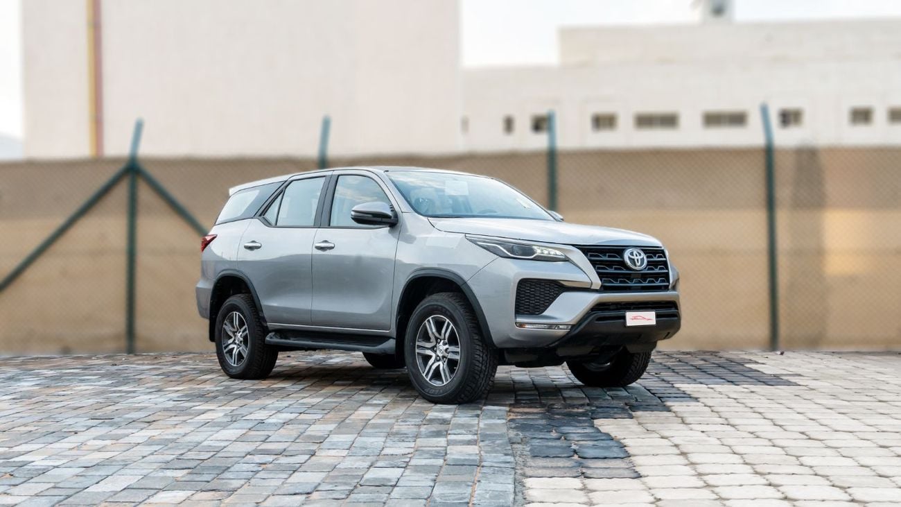 تويوتا فورتونر 2026 Toyota Fortuner GX 2.7 AT Petrol (Silver-Tan) RWD